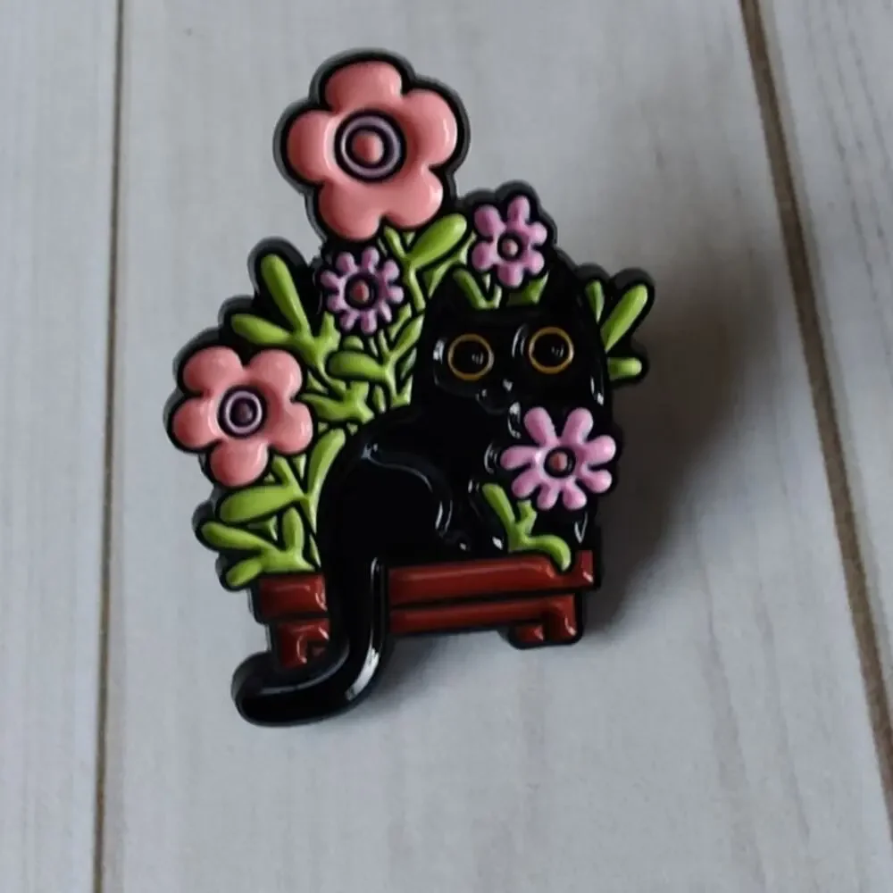 Cute Black Cat & Flower Pot Pin Kitty Lapel Hat Funny Brooch